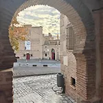 Casona Arquillo Del Judío *