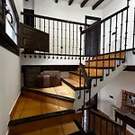Casona Arquillo Del Judío